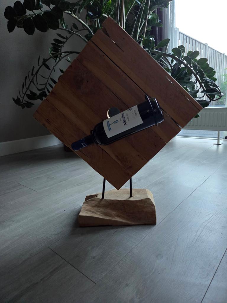Uniek houten wijnrek voor 1 fles, Huis en Inrichting, Ophalen, 50 tot 75 cm, Zo goed als nieuw, Minder dan 5 flessen