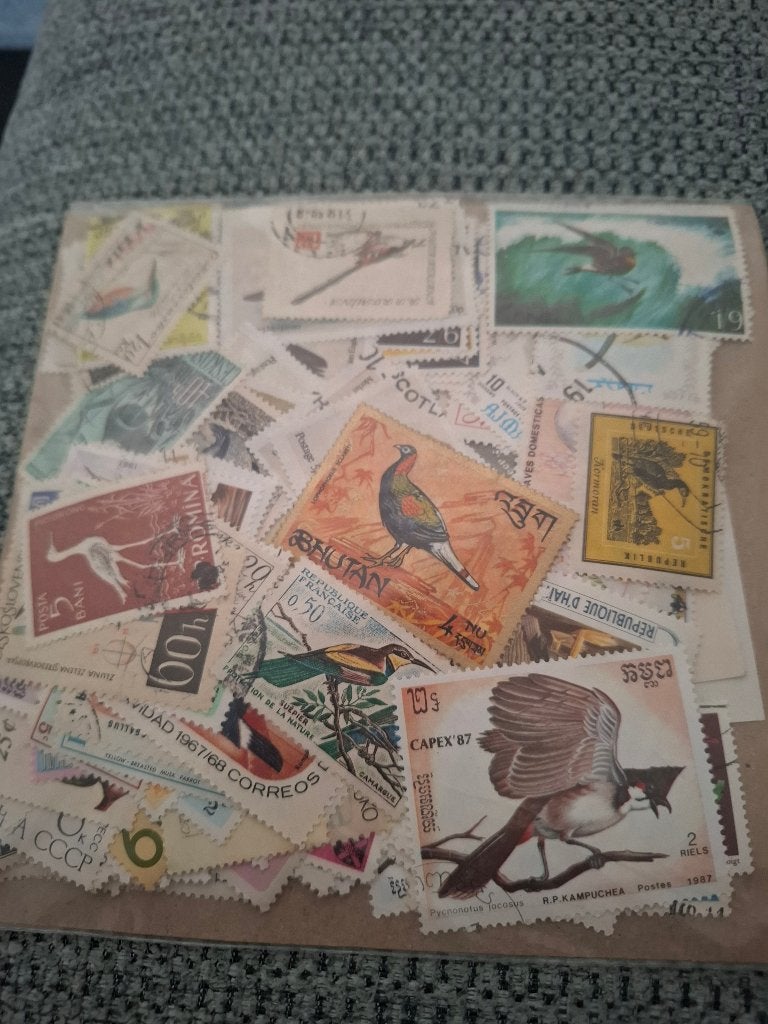 200 verschillende postzegels vogels, Verzenden, Buitenland
