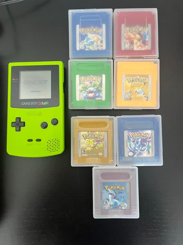 Game Boy Color met 6 Pokémon games, Spelcomputers en Games, Games | Nintendo Game Boy, Gebruikt, Vechten, Verzenden, 1 speler