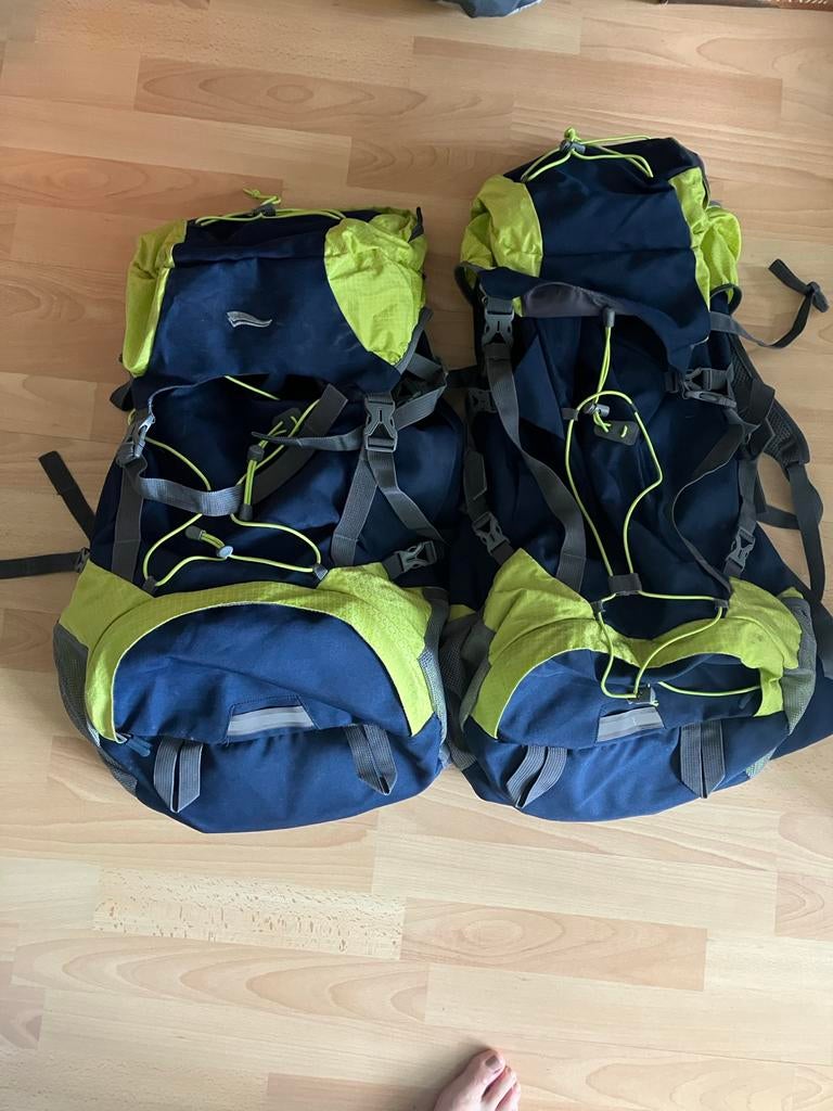 2 Backpacks met regenhoes en meerdere compartimenten, Gebruikt, 25 tot 40 cm, Trekking, Ophalen