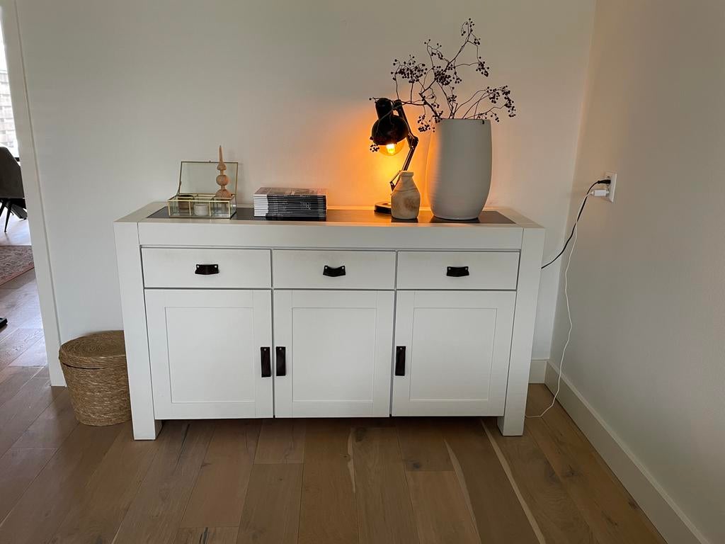 Geverfde kast met natuurstenen blad, Huis en Inrichting, Kasten | Dressoirs, Ophalen, Overige materialen, Gebruikt, 100 tot 150 cm