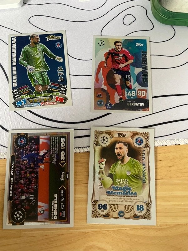 Topps match attax UCL 2025-26 100 kaarten, Hobby en Vrije tijd, Stickers en Plaatjes, Ophalen of Verzenden, Nieuw, Meerdere plaatjes