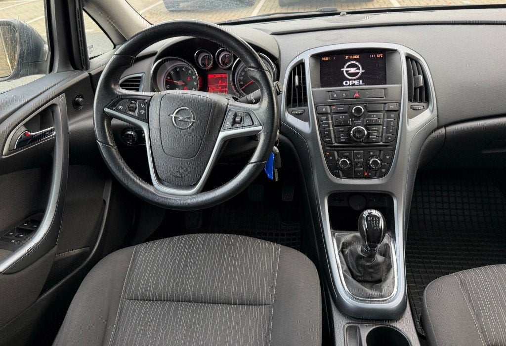 Opel ASTRA 1.4 Turbo Business + CLIMA NAVI LMV PDC RIJDT GOE, Voorwielaandrijving, Verwarmde buitenspiegels, Gebruikt, Euro 6