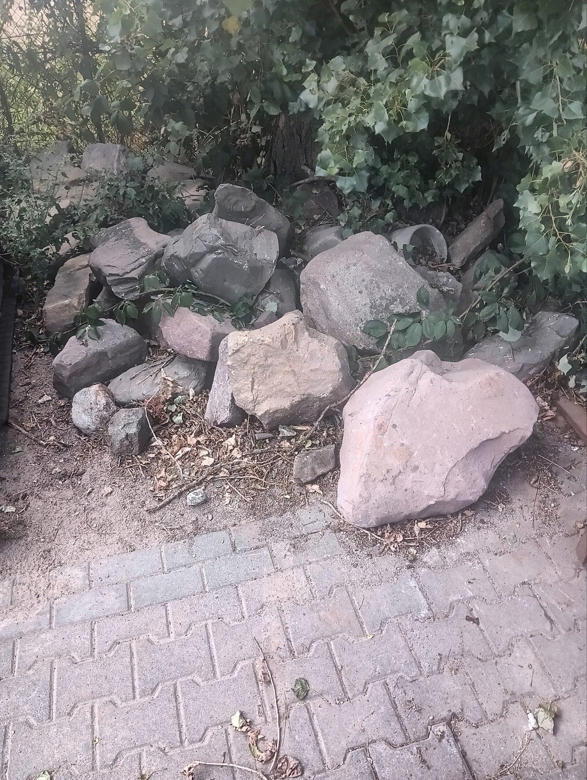 Diverse natuurstenen rotsen en keien voor tuin of decoratie, Ophalen, Overige materialen, Gebruikt, Kei