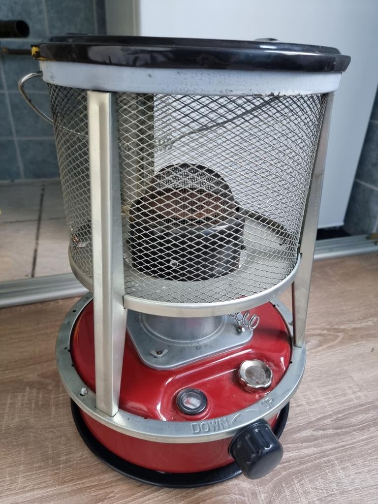 Petroleumkachel met 40 liter kerosine, Ophalen, Gebruikt, Overige brandstoffen, Petroleumkachel