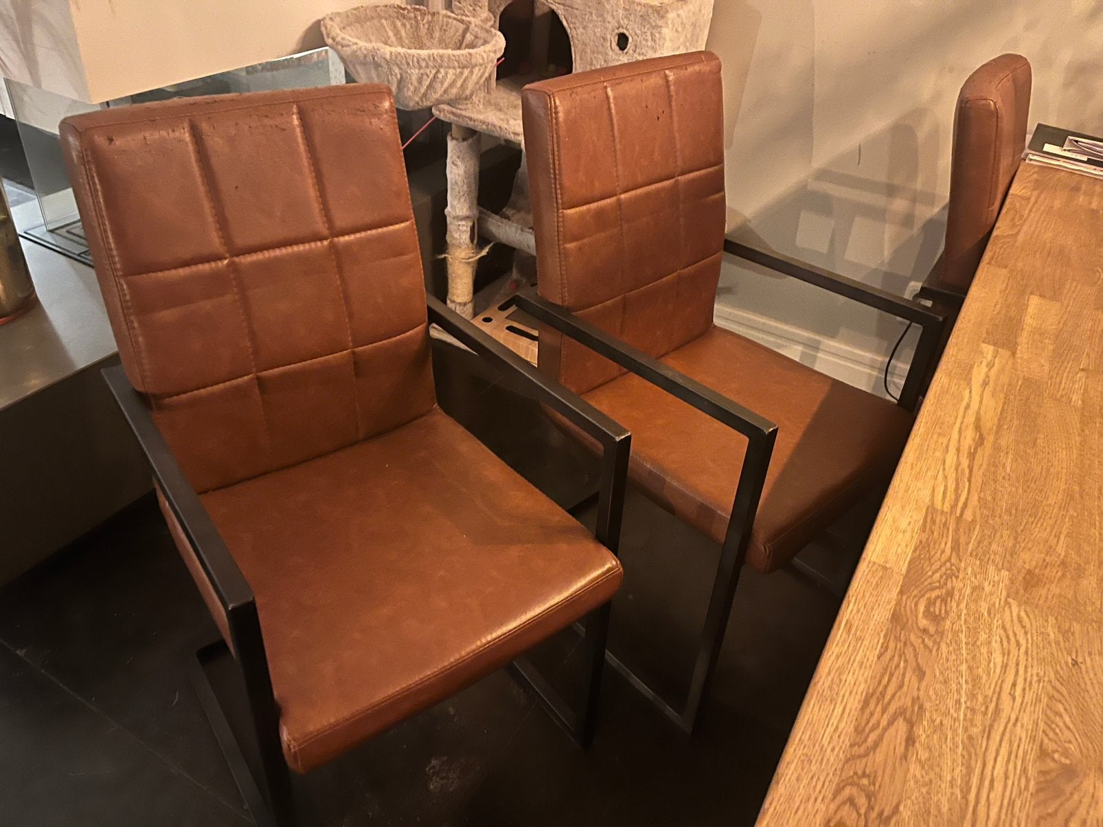 Gratis af te halen 6 eetkamerstoelen