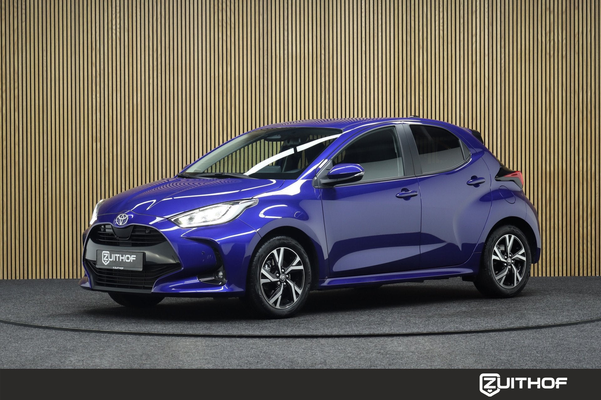 Toyota Yaris 1.5 Hybrid 115 Dynamic + Comfort Pack | Adaptiv