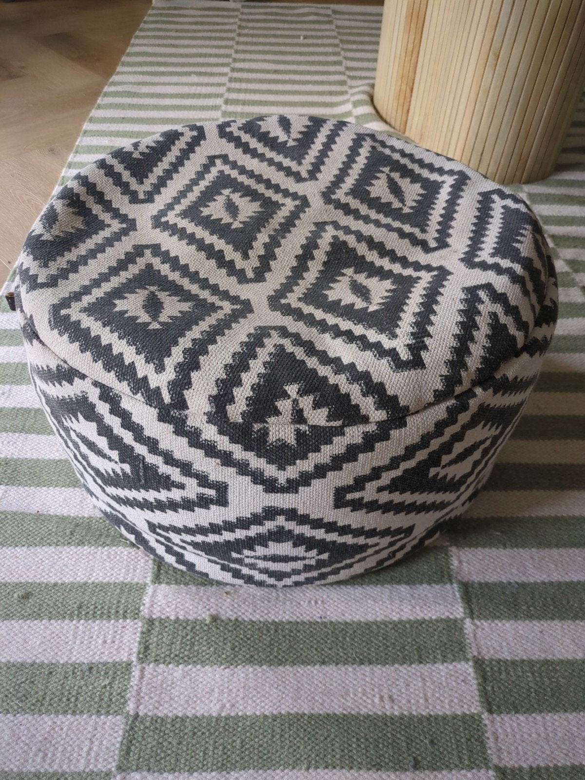 Leuke poef, Ophalen, Rond, Minder dan 50 cm, 50 tot 75 cm