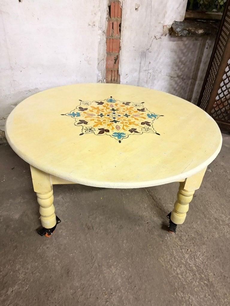 Ambachtelijke bijzet tafel Marokkaanse schilderwerken, Antiek en Kunst, Antiek | Meubels | Tafels, Ophalen of Verzenden