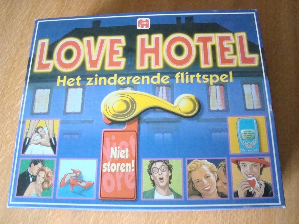 Love hotel, Hobby en Vrije tijd, Gezelschapsspellen | Bordspellen, Ophalen of Verzenden, Zo goed als nieuw