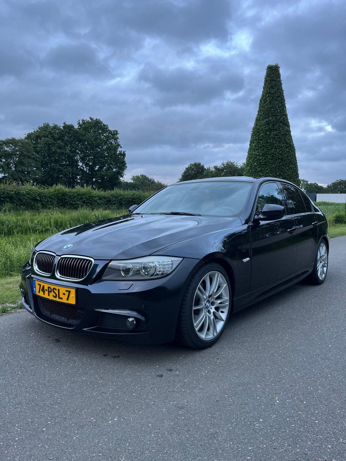 BMW 3-Serie 2.0 I 320i M Sport AUT 2011 Zwart | Origineel NL, Auto's, BMW, Automaat, 1995 cc, 4 cilinders, Zwart