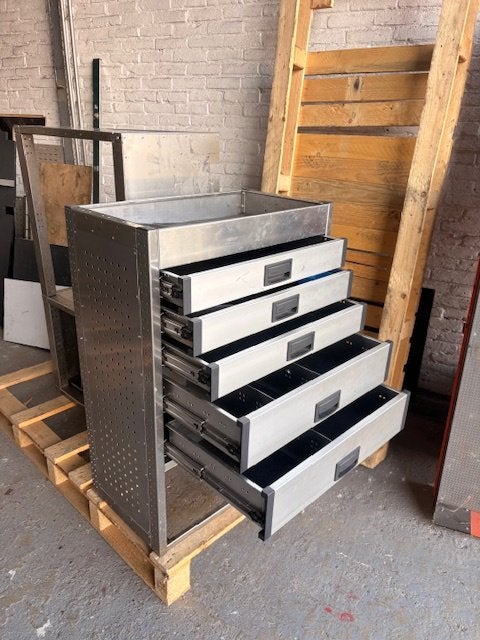 Aluca (2613) L77 B42 H105 €399, Ophalen, Zo goed als nieuw, Info@laaiin.nl, Laaiin