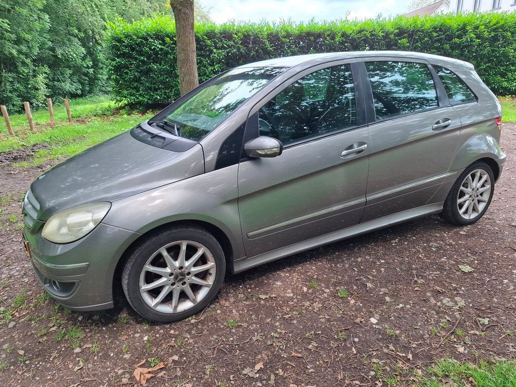 Mercedes-Benz B-klasse 200 bak defect, Auto diversen, Schadeauto's, Mercedes-Benz, Handgeschakeld, Benzine, MPV, Zilver of Grijs