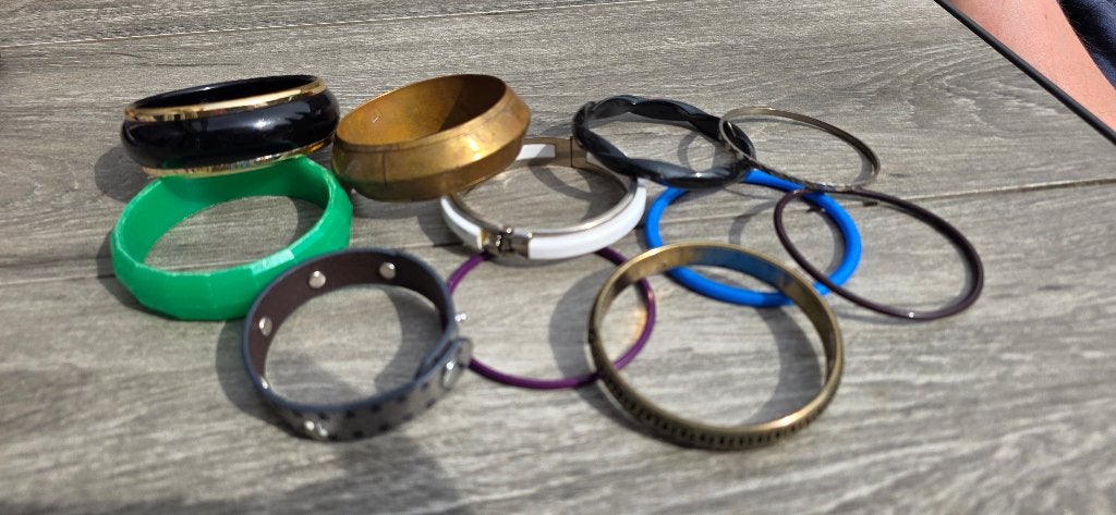 Armbanden allerlei samen in 1 koop, Ophalen of Verzenden, Gebruikt, Overige kleuren, Overige materialen