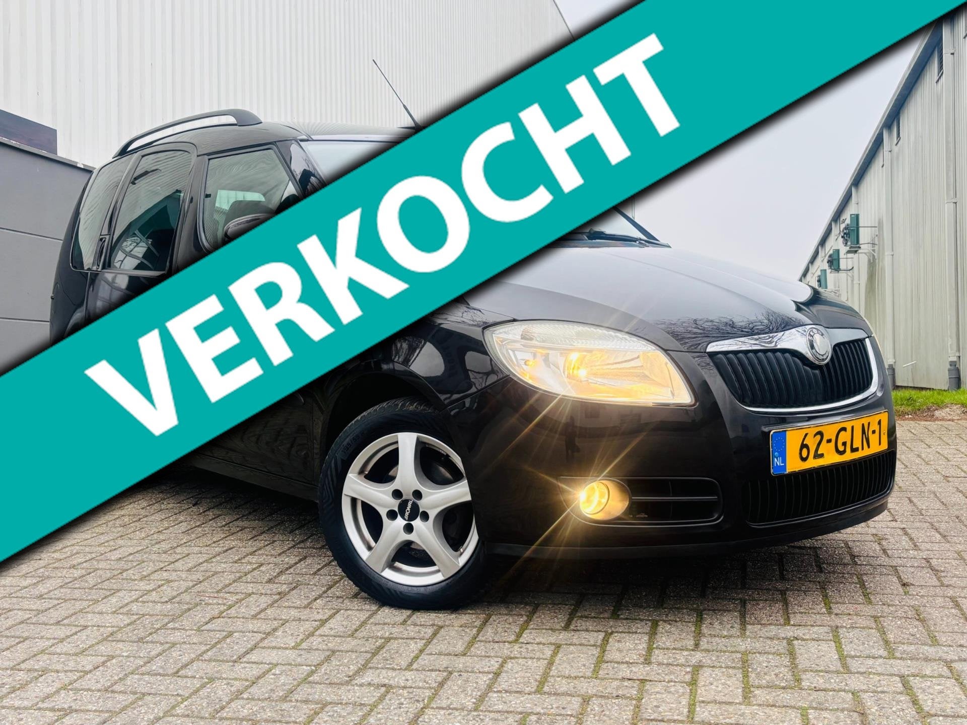 Skoda Roomster 1.4-16V Navigator NIEUWE APK,AIRCO,TREKHAAK, Auto's, Skoda, Voorwielaandrijving, Gebruikt, Zwart, Roomster