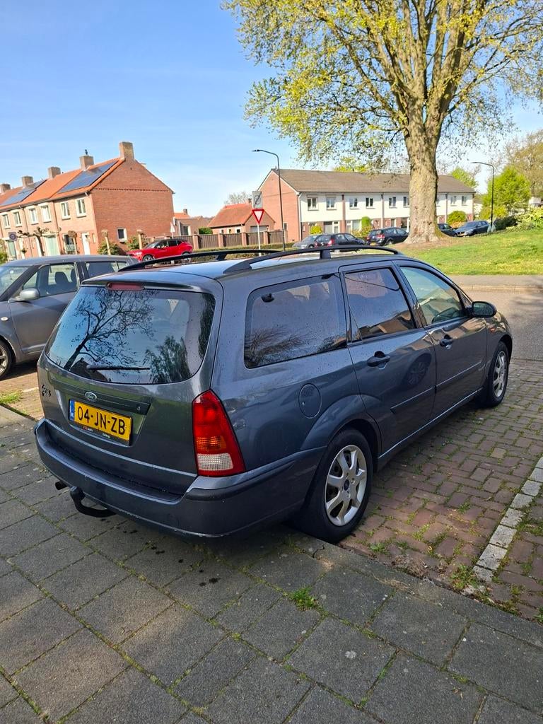 Ford Focus 1.6I 74KW 2002 Grijs, Auto's, 1596 cc, 15 km/l, 4 cilinders, 100 pk