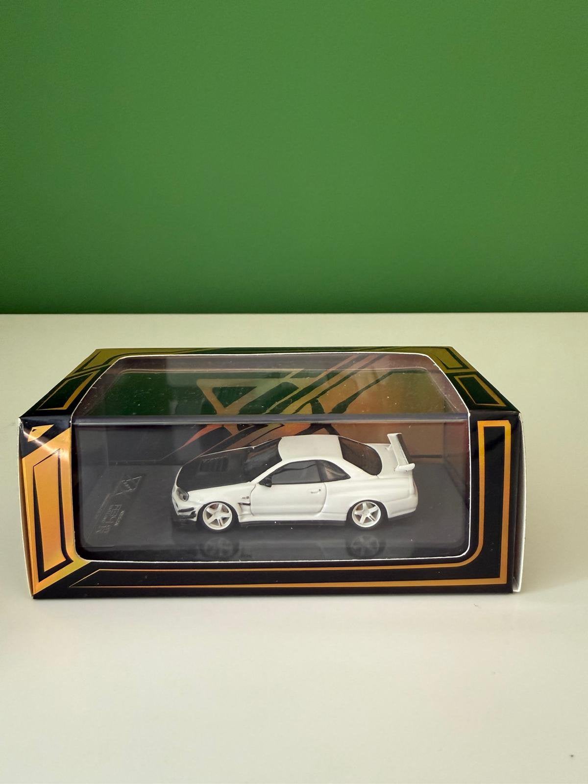 Error 404 Nissan Skyline 1/64, Ophalen of Verzenden, Zo goed als nieuw, Auto