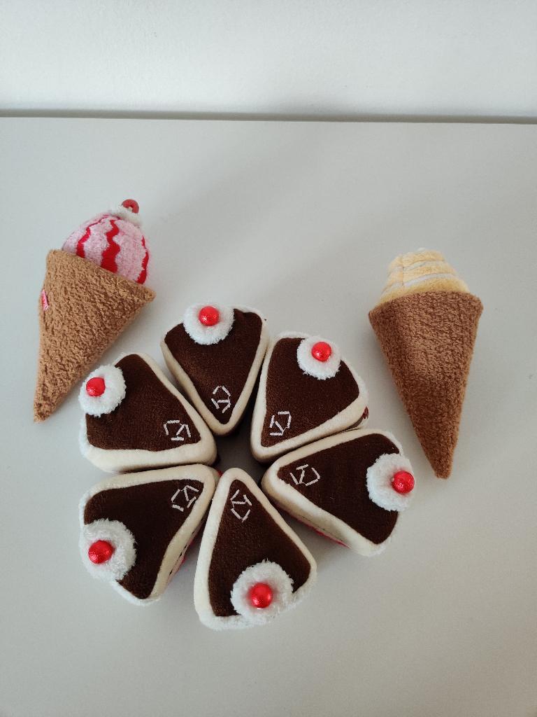 Stoffen speelgoed gebakjes en ijsjes, Ophalen, Gebruikt, Jongen of Meisje