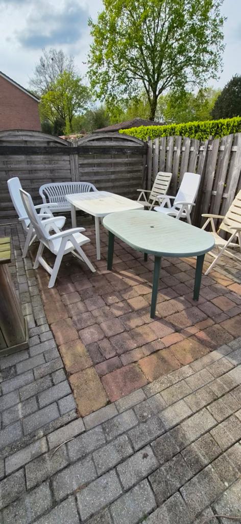 Tuinset: Hartman stoelen, tafels en kunststof bank, Ophalen, Kunststof, Gebruikt, Bank