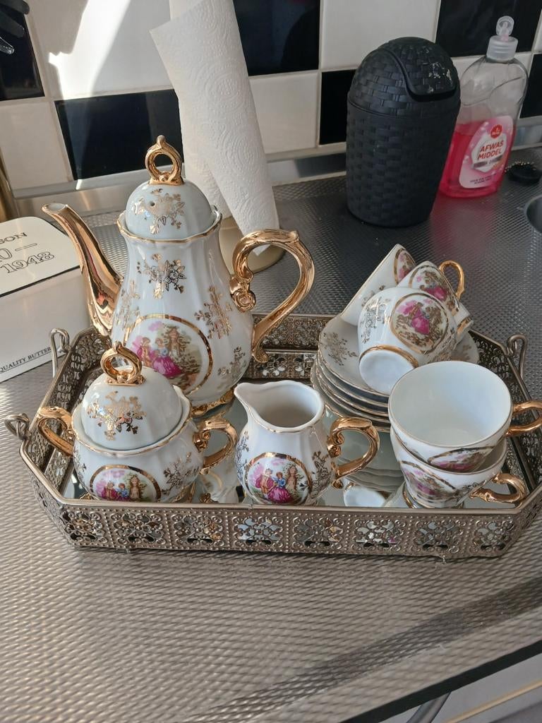 Mokka thee servies wit/goud op dienblad, Ophalen, Gebruikt, Overige stijlen, Porselein
