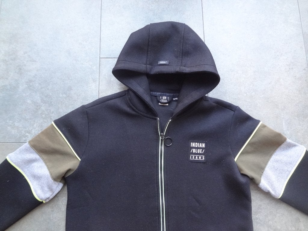 jongens vest / hoodie IBJ - maat 170/176, Trui of Vest, Ophalen of Verzenden, Zo goed als nieuw, Jongen