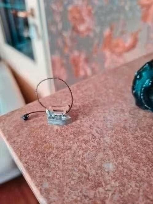 Miniatuur strijkijzer voor poppenhuis - gedetailleerd, Ophalen of Verzenden, Gebruikt, Apparaten