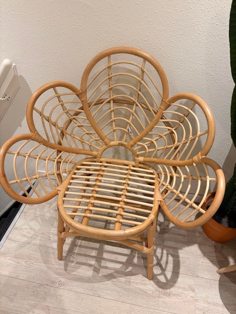 Unieke Rotan Lotus Bloem Stoel voor Volwassenen, Huis en Inrichting, Stoelen, Ophalen, Nieuw, Overige kleuren, Eén