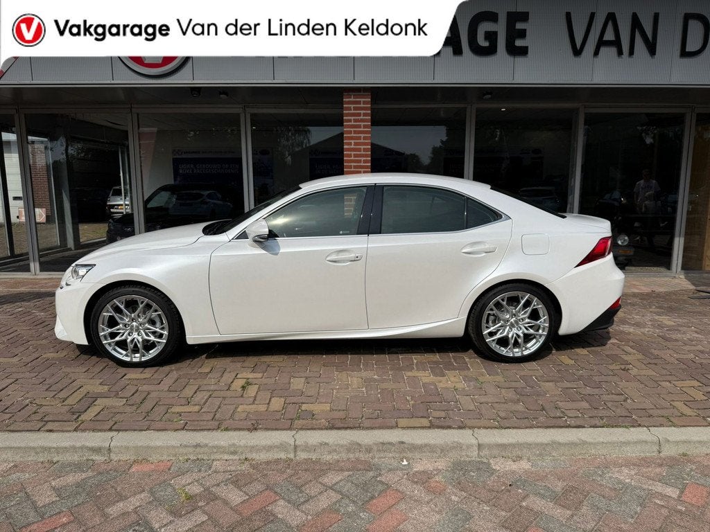 Lexus IS 300h Business 2.5 Hybr 2016 Cruise, Auto's, Lexus, Automaat, Achterwielaandrijving, Gebruikt, Leder en Stof