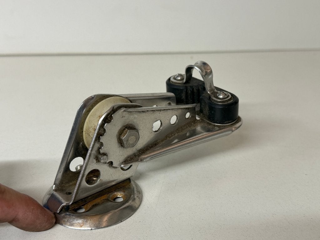 1 schijfs blok 39 mm tot 11 mm met klem draaibaar, Ophalen of Verzenden, Gebruikt, Lijn of Blok