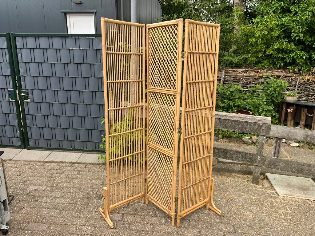 Kamerscherm Rotan, Ophalen, Gebruikt