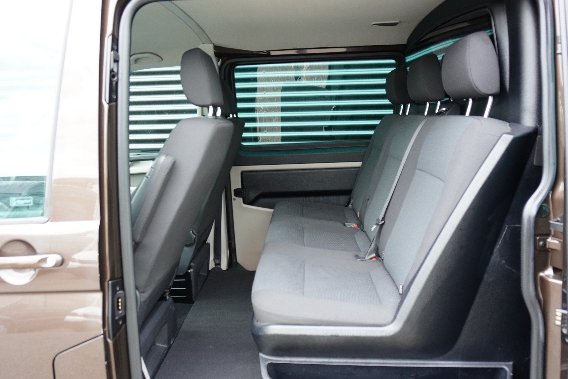 Volkswagen Transporter 204pk Euro6 Automaat L2H1 2x Schuifde, Gebruikt, Euro 6, 4 cilinders, Bruin