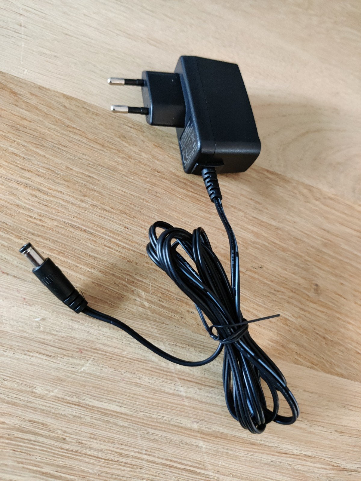 AC/DC Adapter Netvoeding 12V 1.0A, Ophalen of Verzenden, Zo goed als nieuw