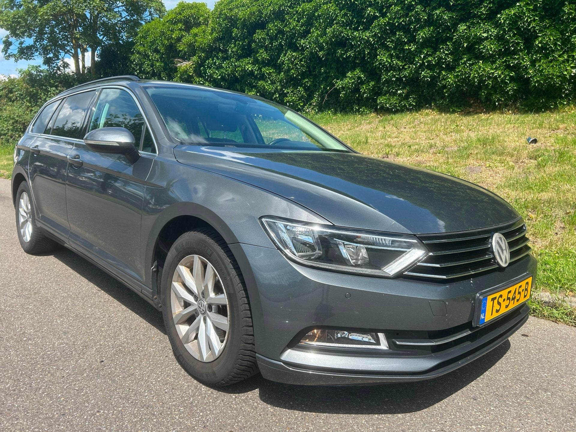 Volkswagen Passat Variant 1.6 TDI Highline - 179.000 km. - N, Auto's, Gebruikt, Euro 6, 4 cilinders, 154 €/maand