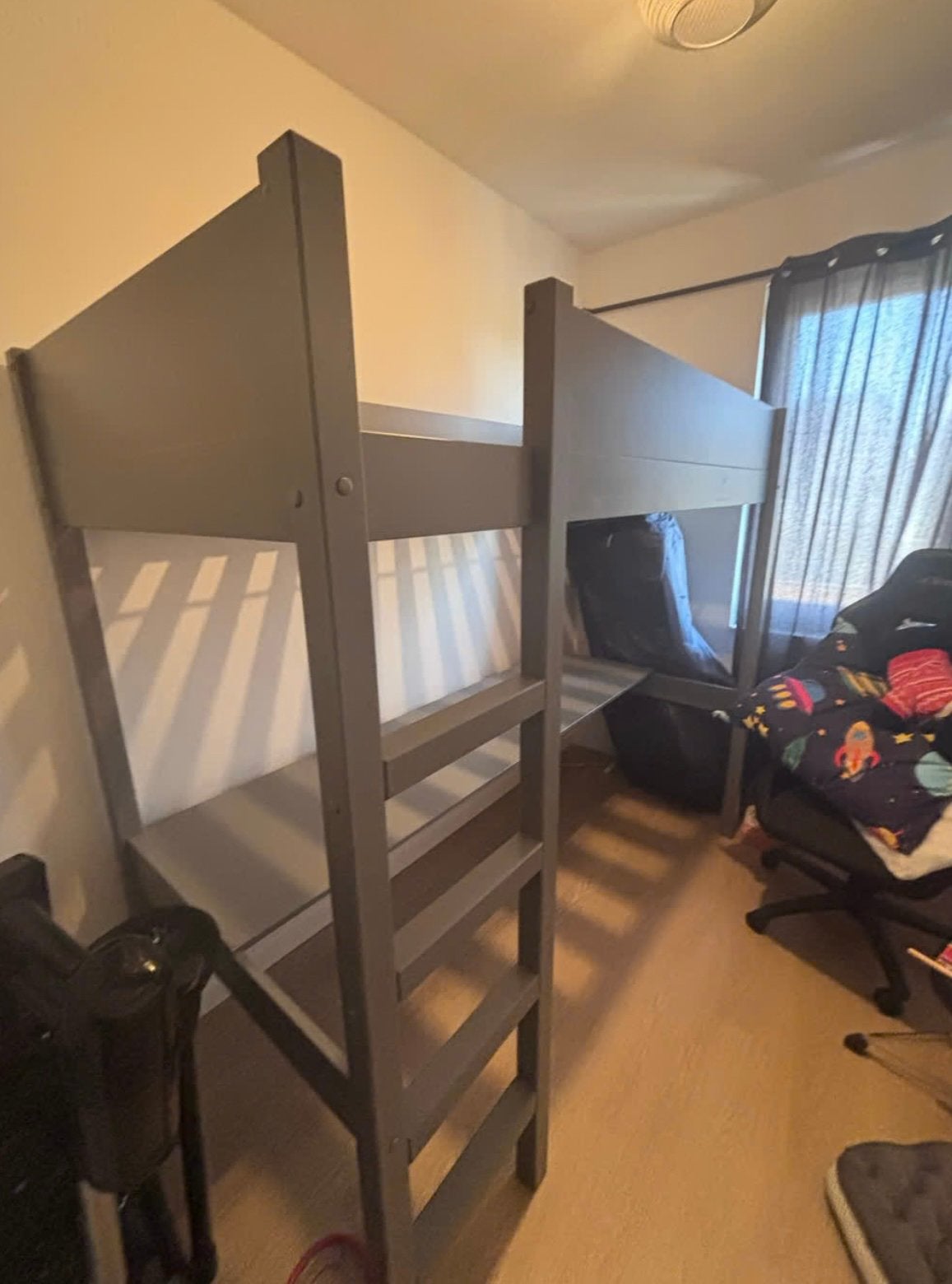 Hoogslaper inclusief bureau - Grijs (90x220 cm), Huis en Inrichting, Slaapkamer | Stapelbedden en Hoogslapers, Ophalen, Gebruikt