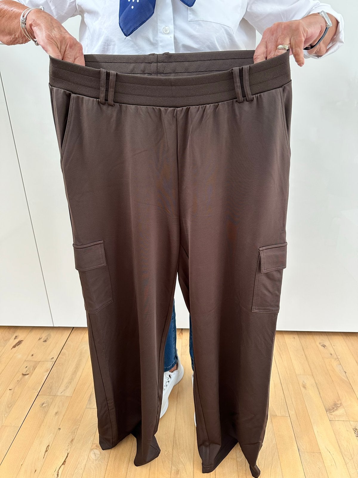 Claudia Sträter bruine broek met cargo zakken, maat 44, Kleding | Dames, Ophalen of Verzenden, Zo goed als nieuw, Maat 42/44 (L)