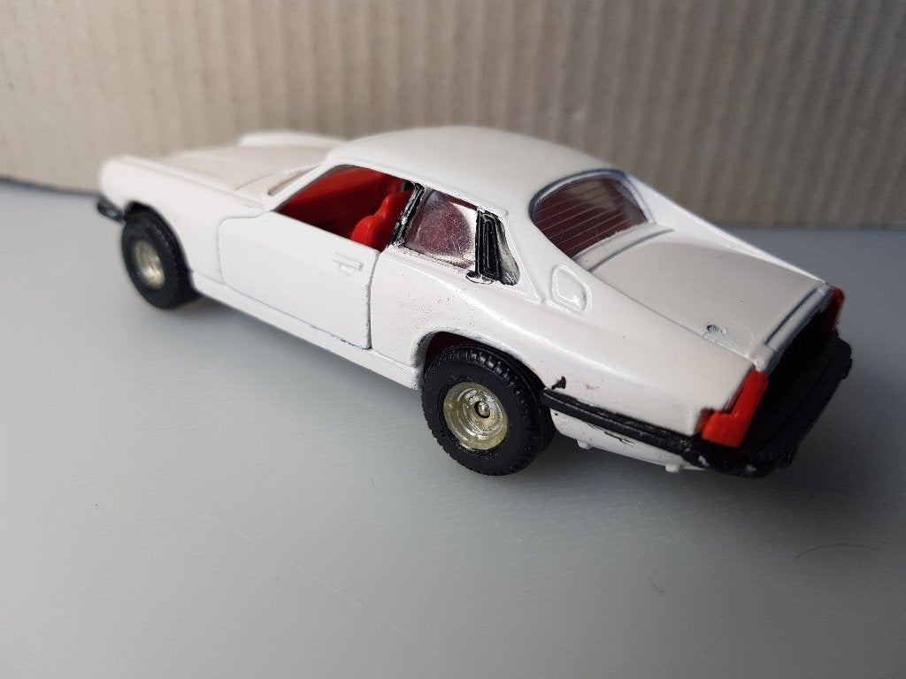 Corgi - Jaguar XJS The Saint [wit] 1/36, Ophalen of Verzenden, Gebruikt, Auto