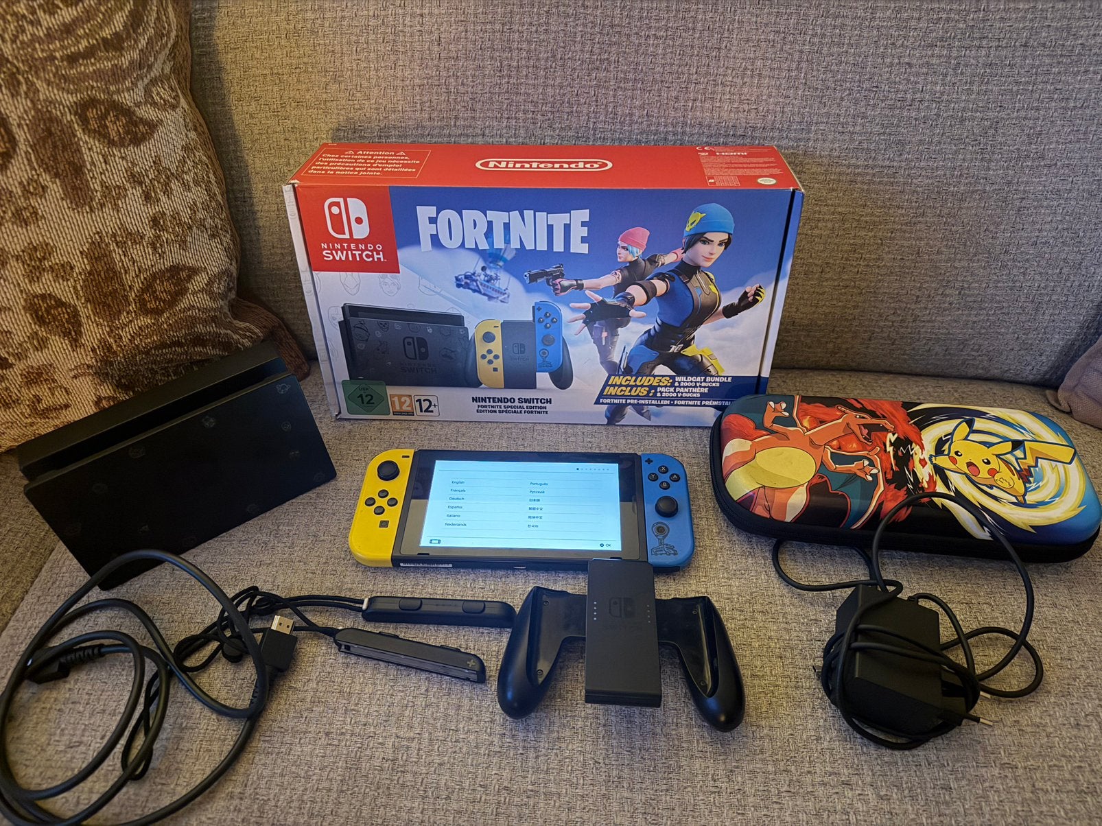 Nintendo Switch FORTNITE V2 (2020) - In ZEER GOEDE STAAT!, Ophalen of Verzenden, Zo goed als nieuw, Met 2 controllers, Switch 2019 Upgrade