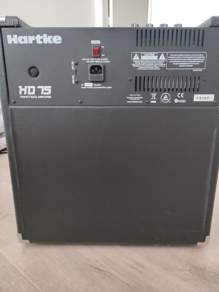 Hartke HD75 basversterker, Ophalen, Zo goed als nieuw, Basgitaar, 50 tot 100 watt