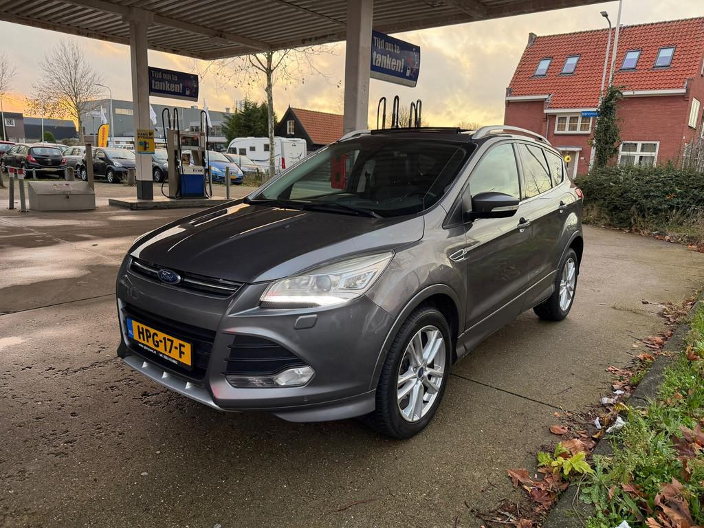 Ford KUGA 1.6 Titanium Plus 4WD AUTOMAAT-PANO-CRUISE-LEER, Auto's, Gebruikt, Zwart, 4 cilinders, Bedrijf
