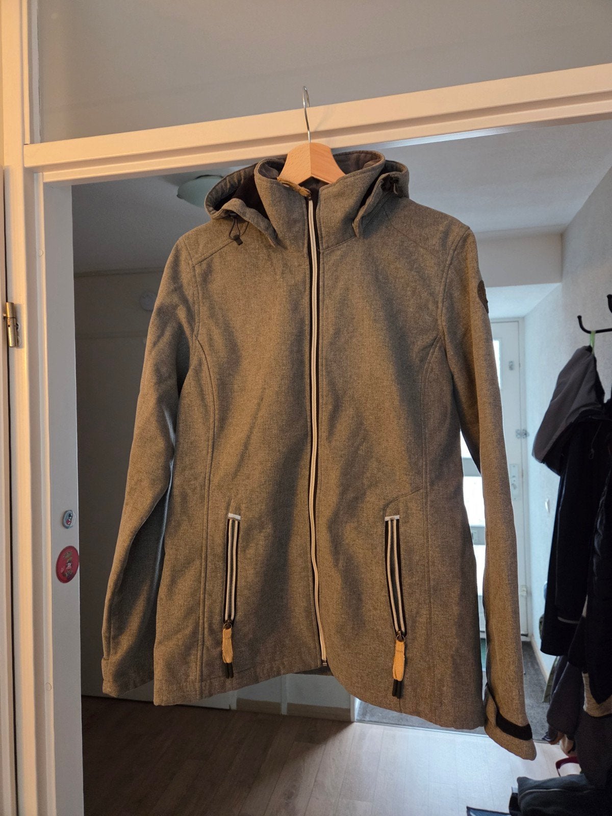 Luhta Softshell Jas Maat 40, Kleding | Dames, Maat 38/40 (M), Luhta, Ophalen of Verzenden, Zo goed als nieuw