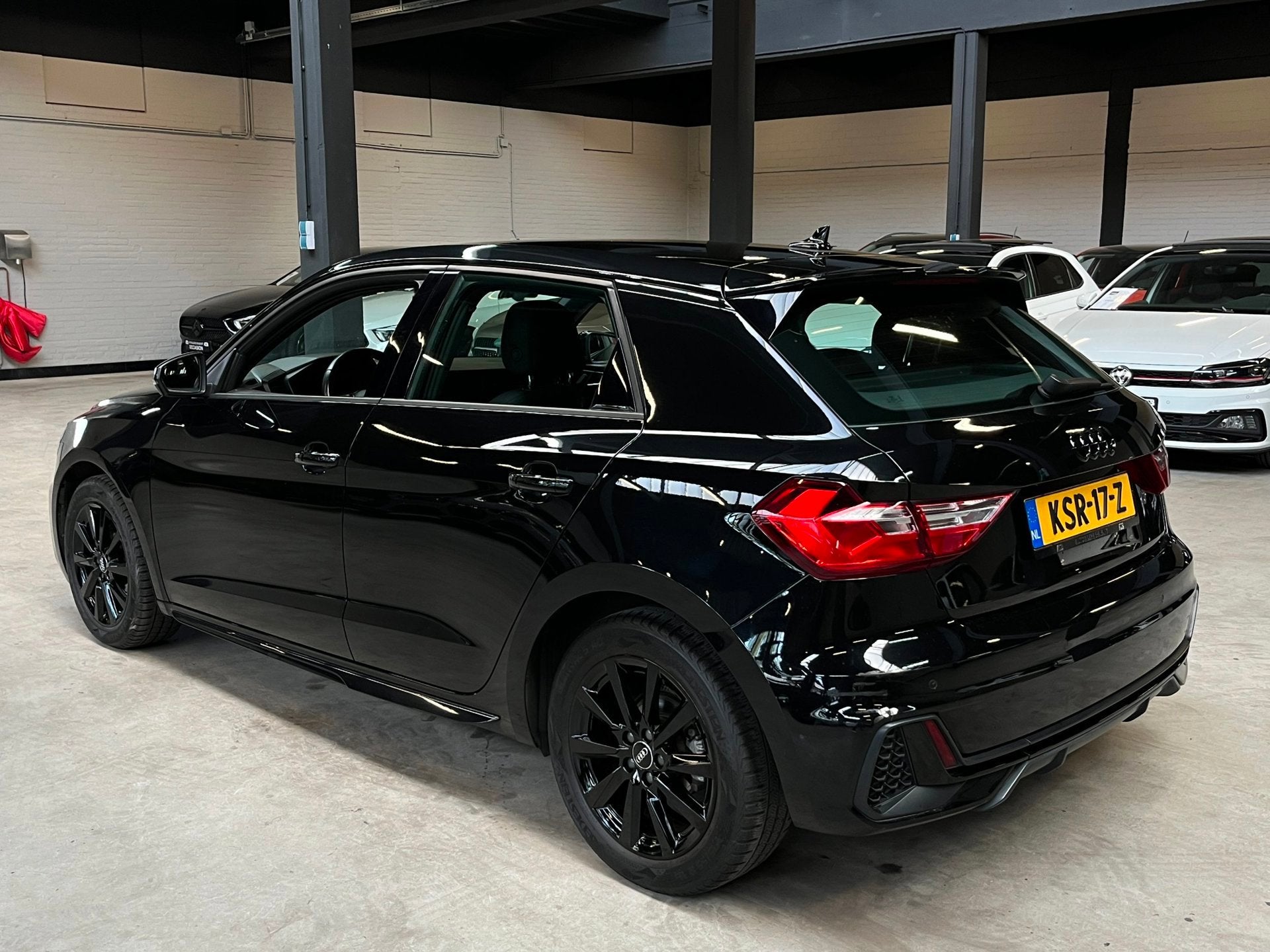 Audi A1 SPORTBACK 30 TFSI S Line Navi/LineAssist/PDC, Auto's, Dealer onderhouden, Stof, 116 pk, Zwart