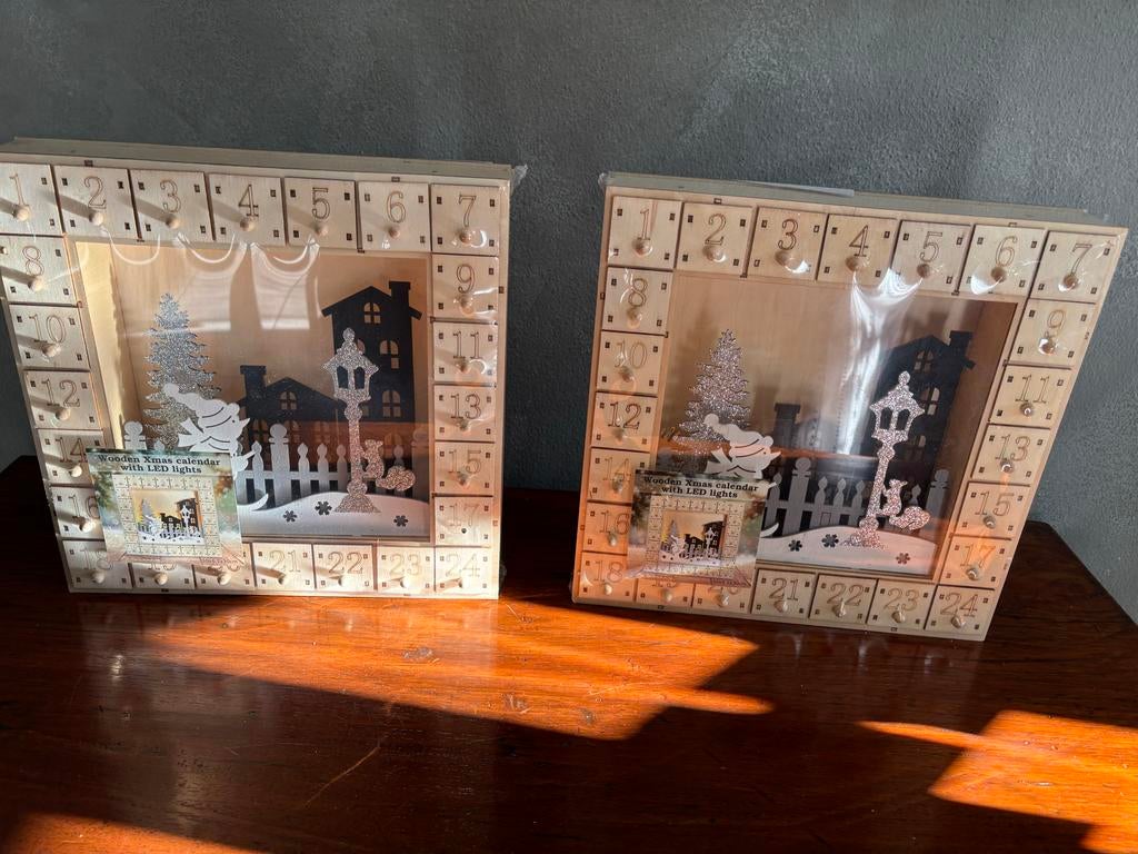 Nieuw! Twee Houten Xmas kalender met led verlichting, Ophalen of Verzenden, Nieuw
