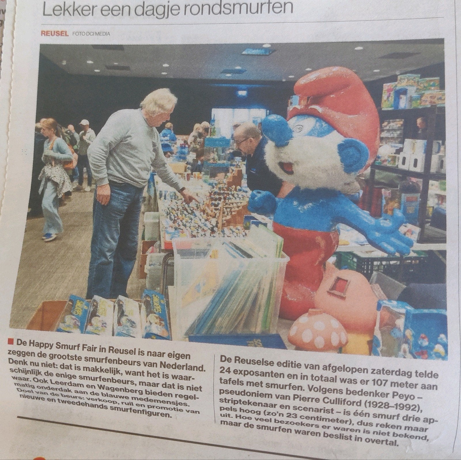 De Happy Smurf Fair krantenartikel krantenknipsel, Ophalen of Verzenden, 1980 tot heden, Nederland, Knipsel(s)