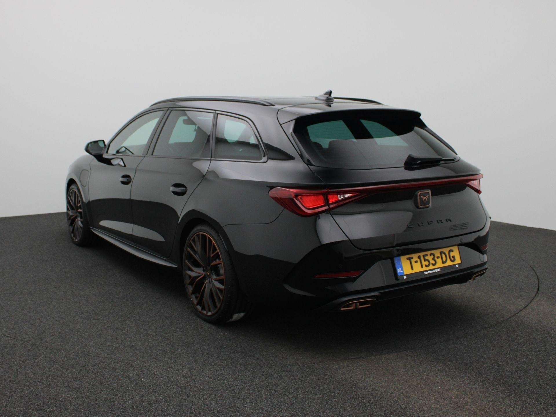 CUPRA Leon Sportstourer 1.4 e-Hybrid VZ Copper Edition | PAN, Auto's, 12 maanden, Gebruikt, Leon, Zwart