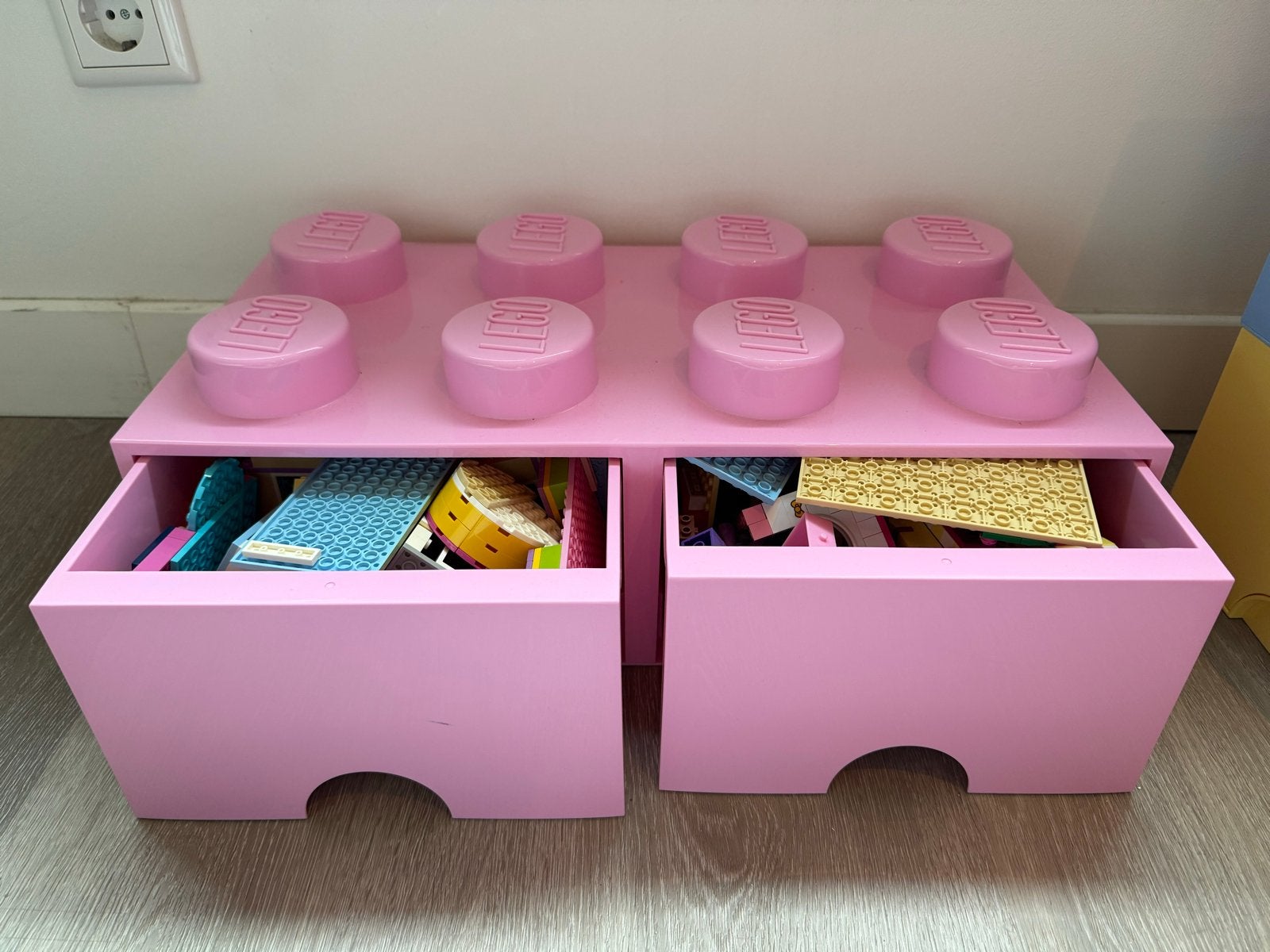 Lego opbergbak roze met lades, Ophalen of Verzenden, Zo goed als nieuw, Accessoire, Lego