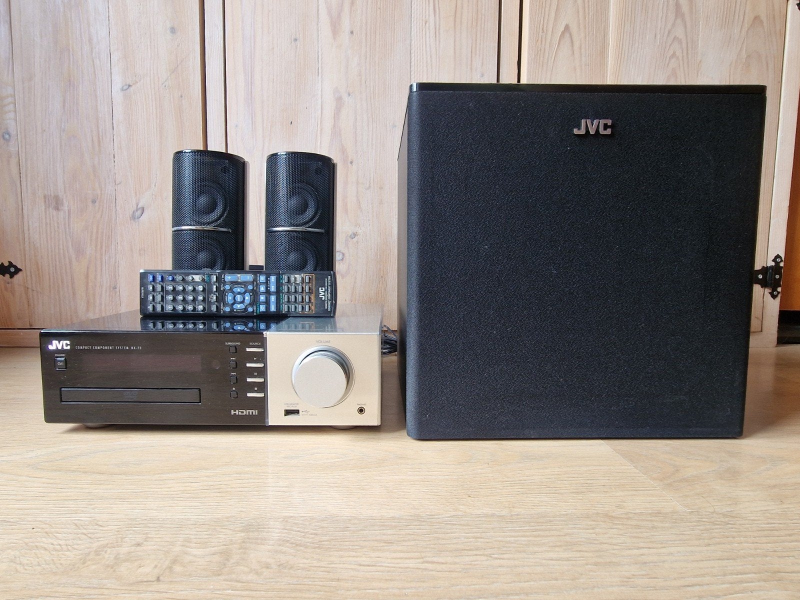 JVC Compact System HMDI NX-F3 met DVD speler en subwoofe, Gebruikt, JVC, 2.1-systeem, Ophalen of Verzenden