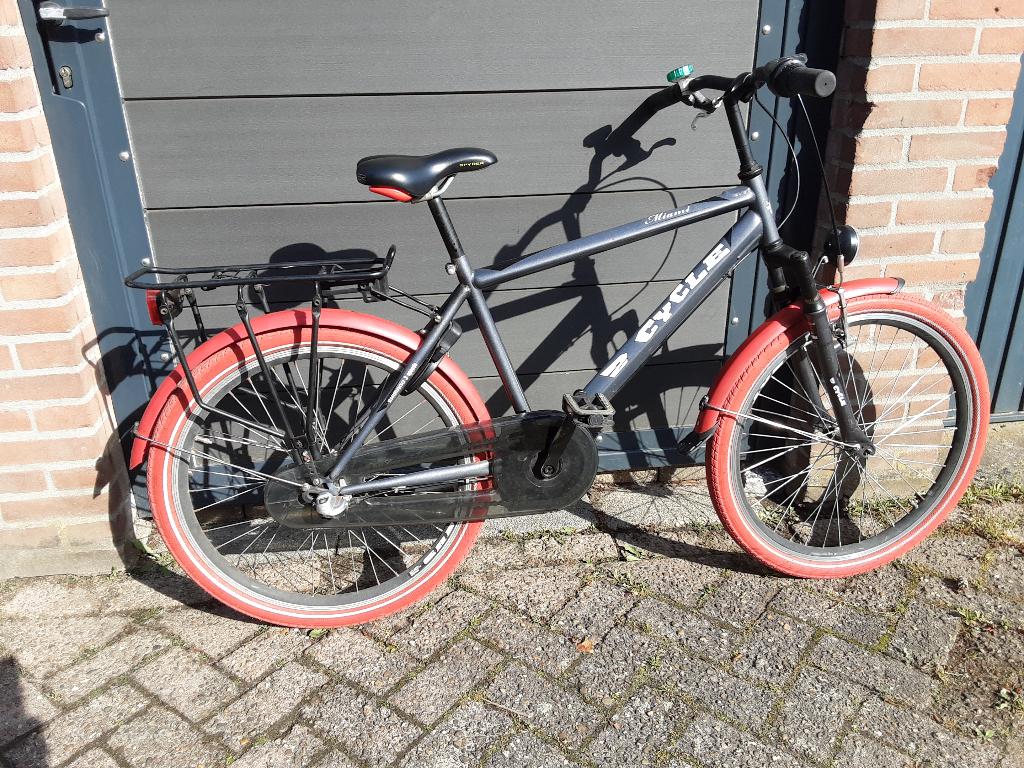 Jongens fiets 24 inch (bieden vanaf €30), Ophalen, Terugtraprem, Versnellingen, Gebruikt