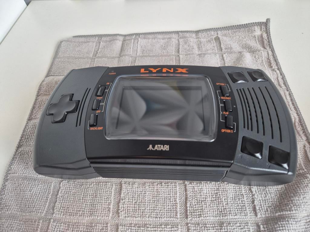 Atari Lynx II PAG-0400 Handheld Console + Hoes & Spel, Spelcomputers en Games, Spelcomputers | Atari, Ophalen of Verzenden, Zo goed als nieuw