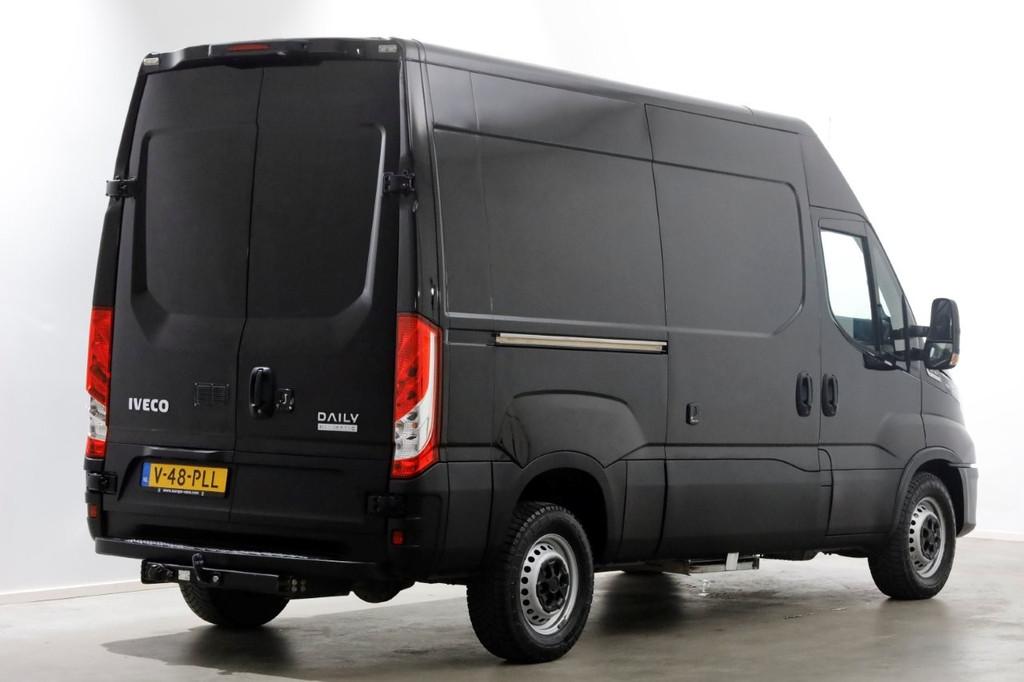 Iveco Daily 35S18 3.0 180pk L2H2 HiMatic Automaat LED/Navi/T, Automaat, Achterwielaandrijving, Gebruikt, Euro 6