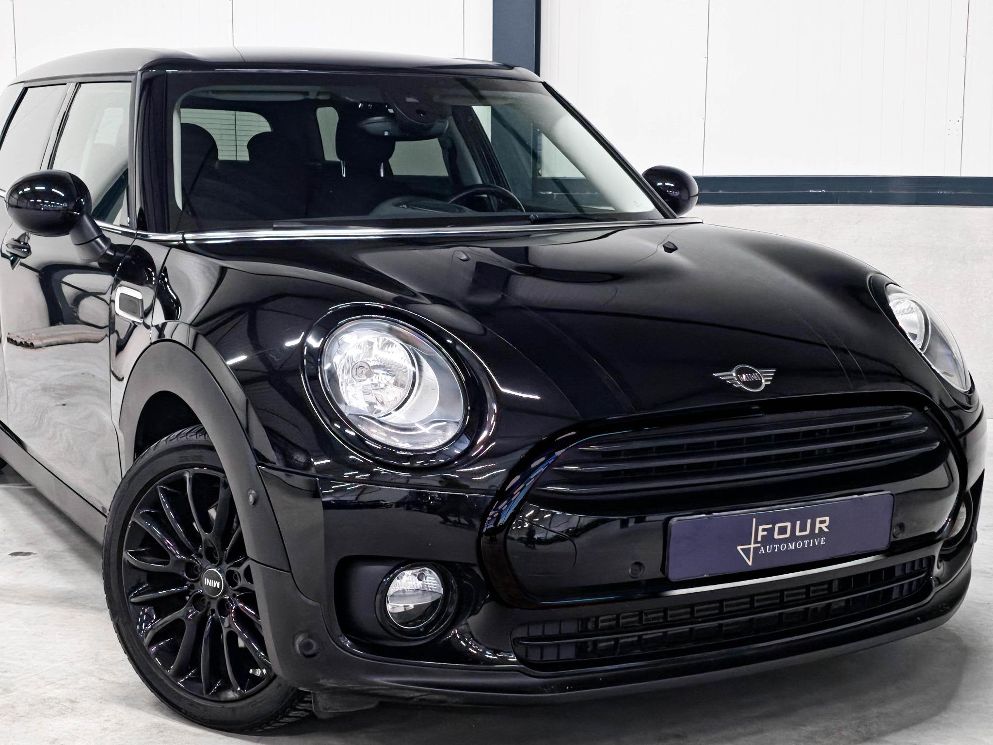 Foto 5 van MINI Clubman 1.5 Cooper Black edition | Carplay | Stoelverwa